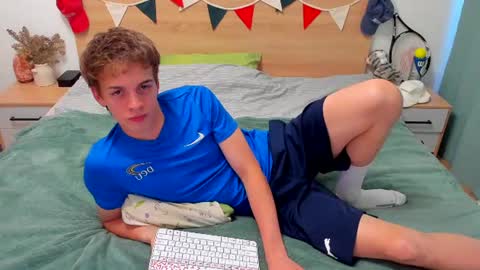 Snapshot of lanny_fandi chatting on 07/27/26, 04:25 Fandi online show from 07/27/26, 04:25