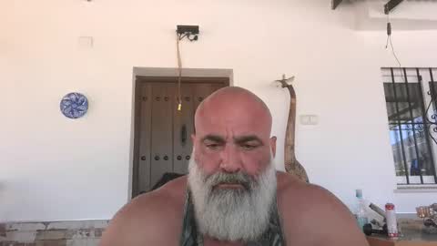Snapshot of laptop_guy chatting on 05/20/26, 12:22 Laptop guy online show from 05/20/26, 12:22
