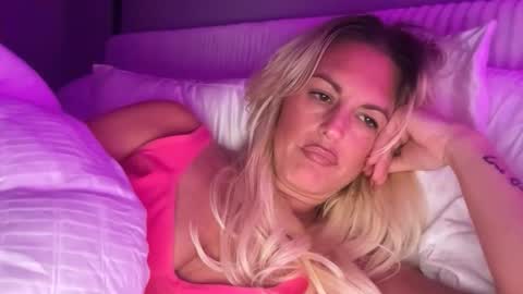 Lara online show from 03/22/26, 03:21