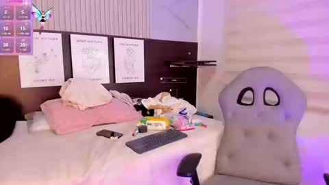 lara_as online show from 09/10/25, 06:02