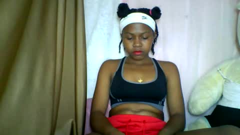 Snapshot of lara_belle chatting on 05/13/26, 08:55 lara_belle online show from 05/13/26, 08:55