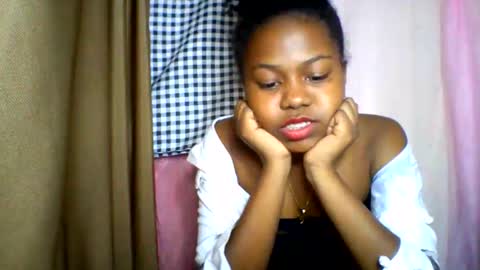 Snapshot of lara_belle chatting on 06/06/26, 04:23 lara_belle online show from 06/06/26, 04:23