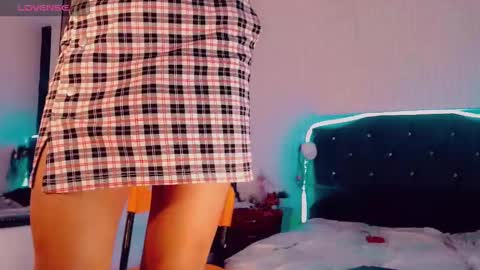 Snapshot of lara_brunette chatting on 12/04/24, 12:03 Lara Brunette  online show from 12/04/24, 12:03