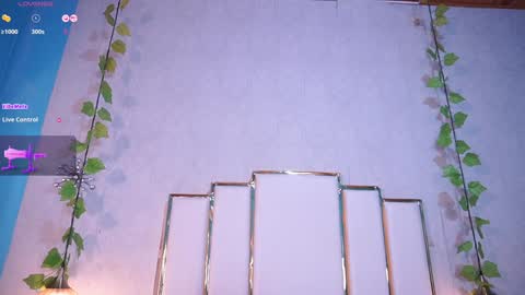 Hello Guys I am Lara Giraldo  WELCOME To my room online show from 12/20/24, 04:09