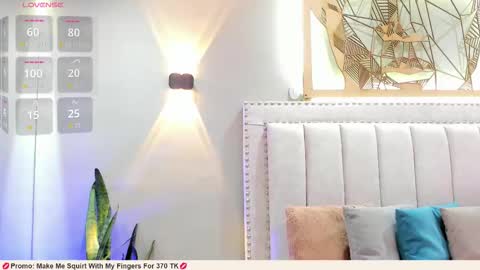      700  200   online show from 11/30/25, 05:06