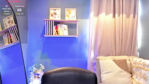 Snapshot of lara_martin chatting on 07/18/26, 07:17 700 200 online show from 07/18/26, 07:17