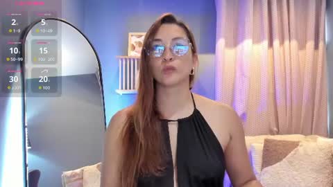 Snapshot of lara_martin chatting on 07/19/26, 12:09 700 200 online show from 07/19/26, 12:09