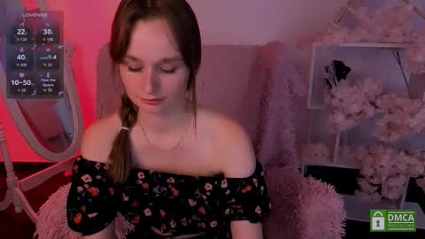 Snapshot of lara_vest chatting on 09/15/25, 09:37 Lara online show from 09/15/25, 09:37