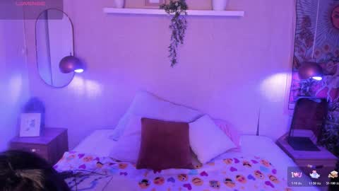 laraa rouss  online show from 12/02/25, 03:45