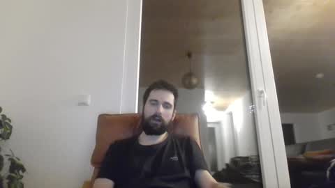 laraaan online show from 02/11/26, 05:18