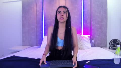 Lara online show from 01/22/25, 01:42