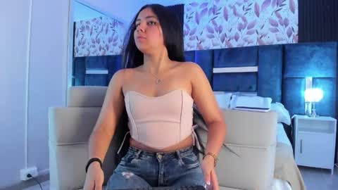 Lara online show from 04/01/26, 07:11