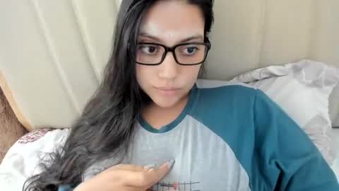 lara online show from 11/07/25, 06:41