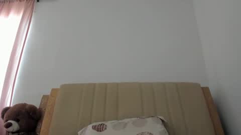 lara online show from 11/25/25, 05:57