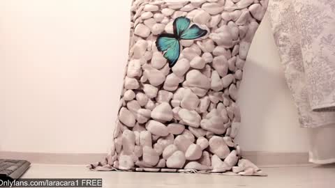 Lara online show from 01/18/25, 05:52