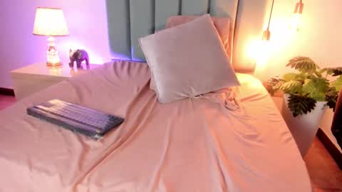  Lara Gold  online show from 02/28/25, 01:05