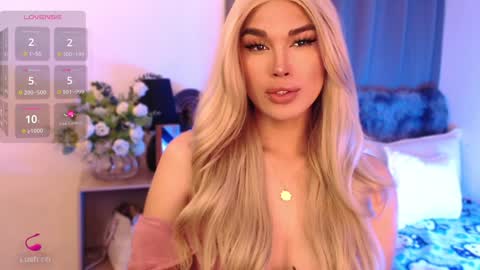 Snapshot of larah_fuchs26 chatting on 02/01/25, 12:07 Larah will make your day online show from 02/01/25, 12:07