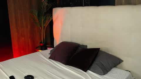 Lara Hartt  online show from 05/21/26, 04:30