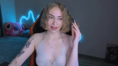 LaraKrein lk online show from 04/24/26, 03:47