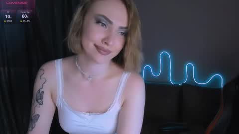 Snapshot of larakrein_lk chatting on 06/05/26, 07:08 LaraKrein lk online show from 06/05/26, 07:08