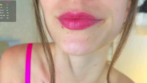 Snapshot of laralane_ chatting on 01/19/25, 12:06 Lara online show from 01/19/25, 12:06