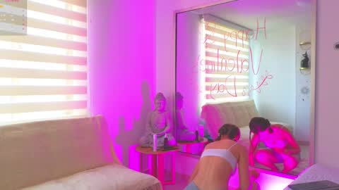 Snapshot of laralane_ chatting on 02/19/25, 12:11 Lara online show from 02/19/25, 12:11
