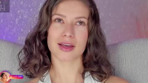 Snapshot of laralane_ chatting on 10/13/25, 01:11 Lara online show from 10/13/25, 01:11