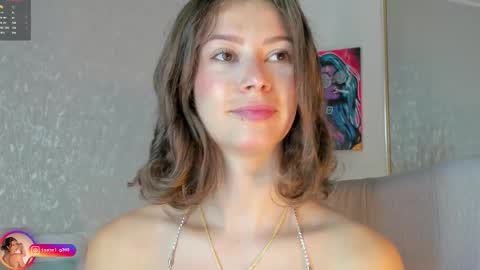 Snapshot of laralane_ chatting on 10/15/25, 01:44 Lara online show from 10/15/25, 01:44
