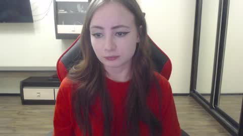 Laralianna online show from 12/22/24, 10:04