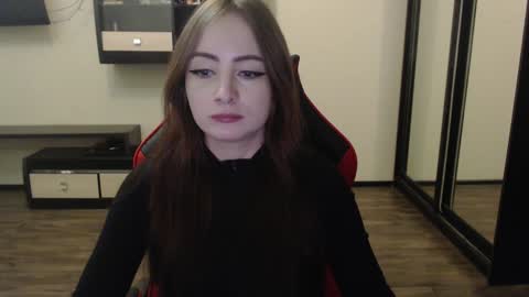 Laralianna online show from 01/04/25, 10:34