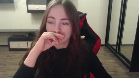 Laralianna online show from 02/05/25, 05:53