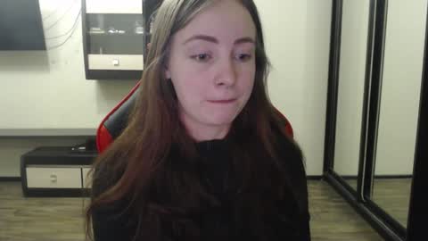 Laralianna online show from 02/06/25, 09:17