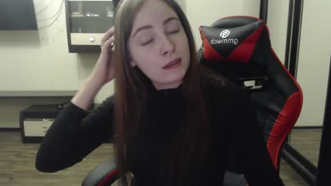 Laralianna online show from 02/07/25, 09:58