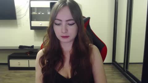 Laralianna online show from 02/17/25, 06:48