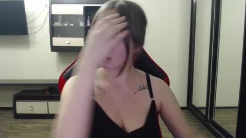 Laralianna online show from 02/18/25, 03:43