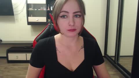 Laralianna online show from 02/23/25, 05:29