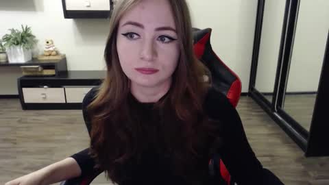 Laralianna online show from 09/22/25, 11:45