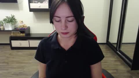 Laralianna online show from 10/08/25, 02:25