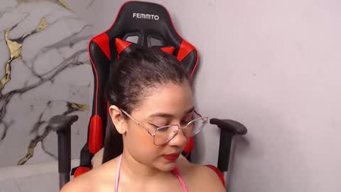 laralmanza online show from 03/09/26, 03:05