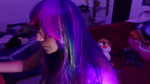 laramucci online show from 03/24/26, 04:28