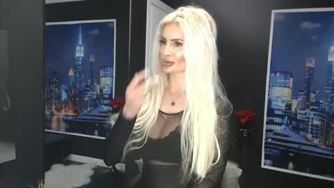 laras_moans online show from 03/02/25, 11:18