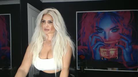 laras_moans online show from 09/12/25, 10:37