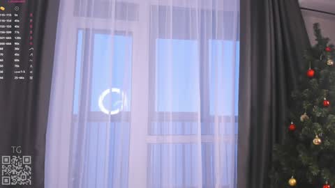 Snapshot of large_ocean chatting on 01/16/25, 12:53 Rose online show from 01/16/25, 12:53