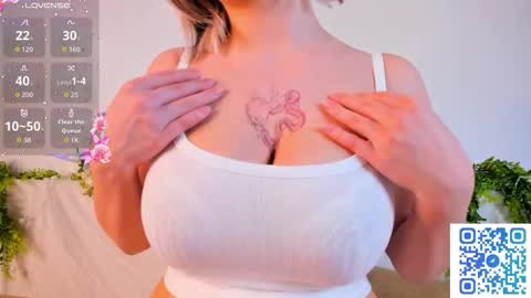 Snapshot of large_ocean chatting on 10/04/25, 05:11 Rose online show from 10/04/25, 05:11