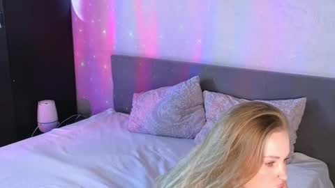 Snapshot of larine_morgan chatting on 04/29/26, 12:16 LarineGMT7 UTC6 online show from 04/29/26, 12:16