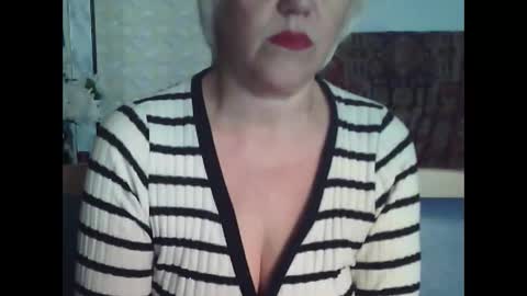 larisaq4ugo24 online show from 09/25/25, 11:58