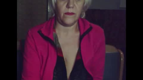 larisaq4ugo24 online show from 10/11/25, 07:45