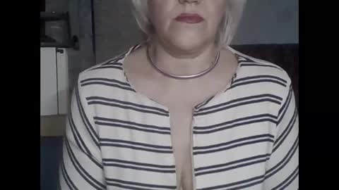 larisaq4ugo24 online show from 02/13/26, 07:15