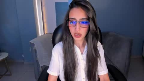 Snapshot of larisasmirnov chatting on 10/03/25, 04:31 Larisa Smirnov online show from 10/03/25, 04:31