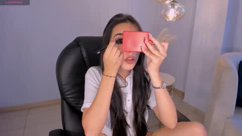 Larisa Smirnov online show from 11/06/25, 04:46